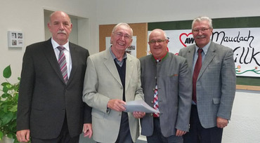 (Bild v.l.n.r.: AWO Vorsitzender Maudach Jürgen Bott, Ehrenvorsitzender Ewald Paul,  AWO Stadtkreisvorsitzender Holger Scharff und AWO Bezirksvorsitzender Pfalz Klaus Stalter )